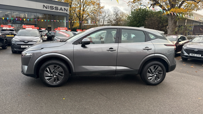 Nissan Qashqai 1.3 DiG-T MH Acenta Premium 5dr Petrol Hatchback